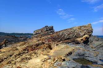 荒船海岸の奇岩（2018年6月撮影）