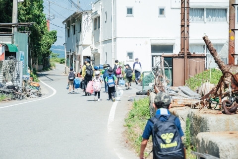 男鹿島に渡って開会式会場へ