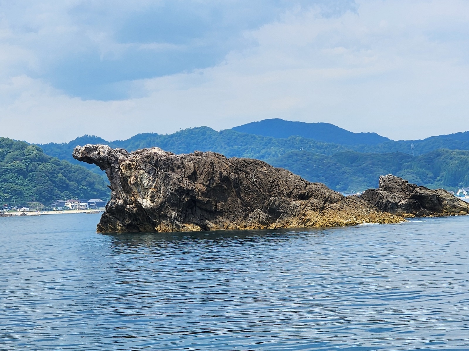 冠島（別名：包丁島）