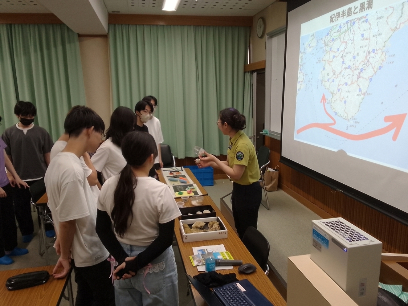 質問回答中