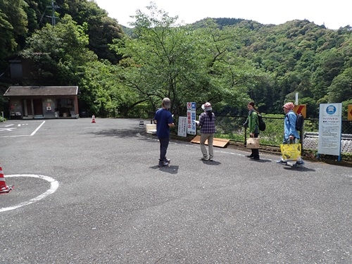 瀞峡のトイレ前の広場