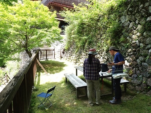 デッキのある広場