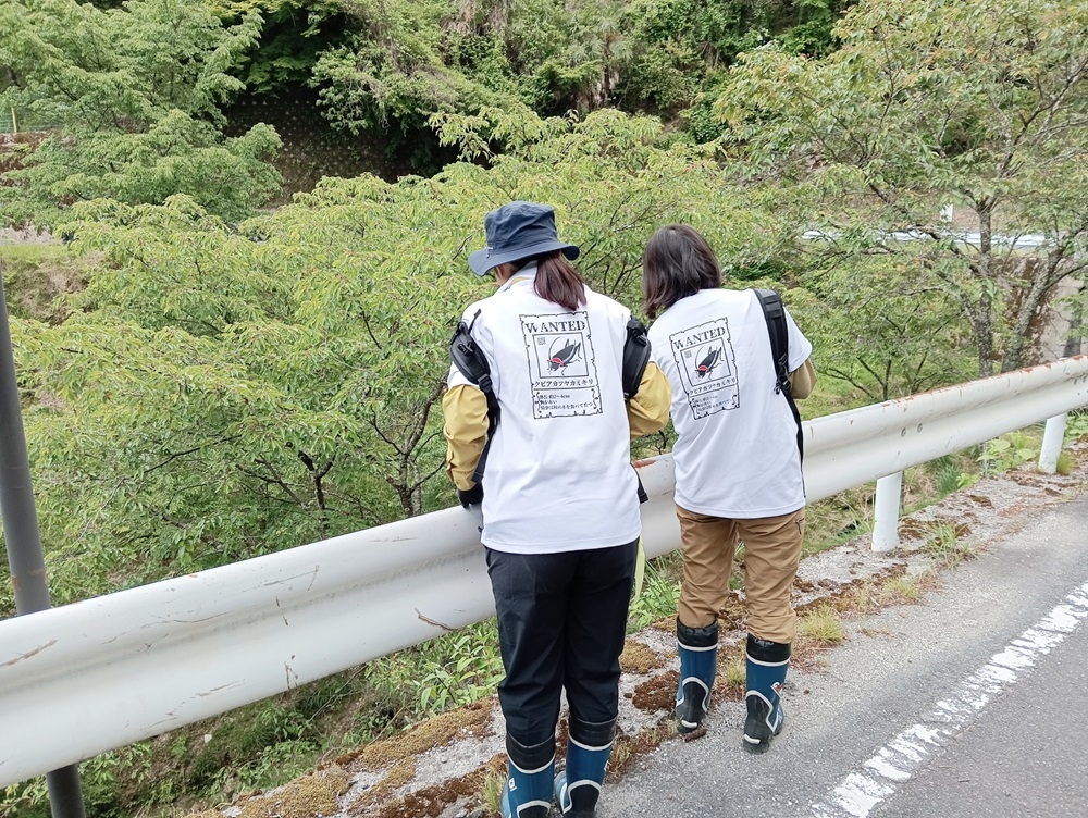 おそろいのTシャツを着て巡視