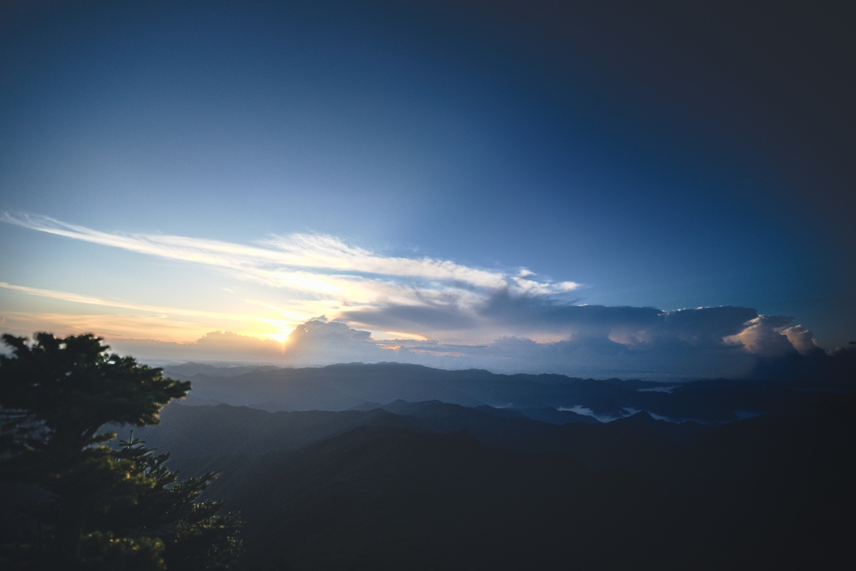 弥山から見た朝日